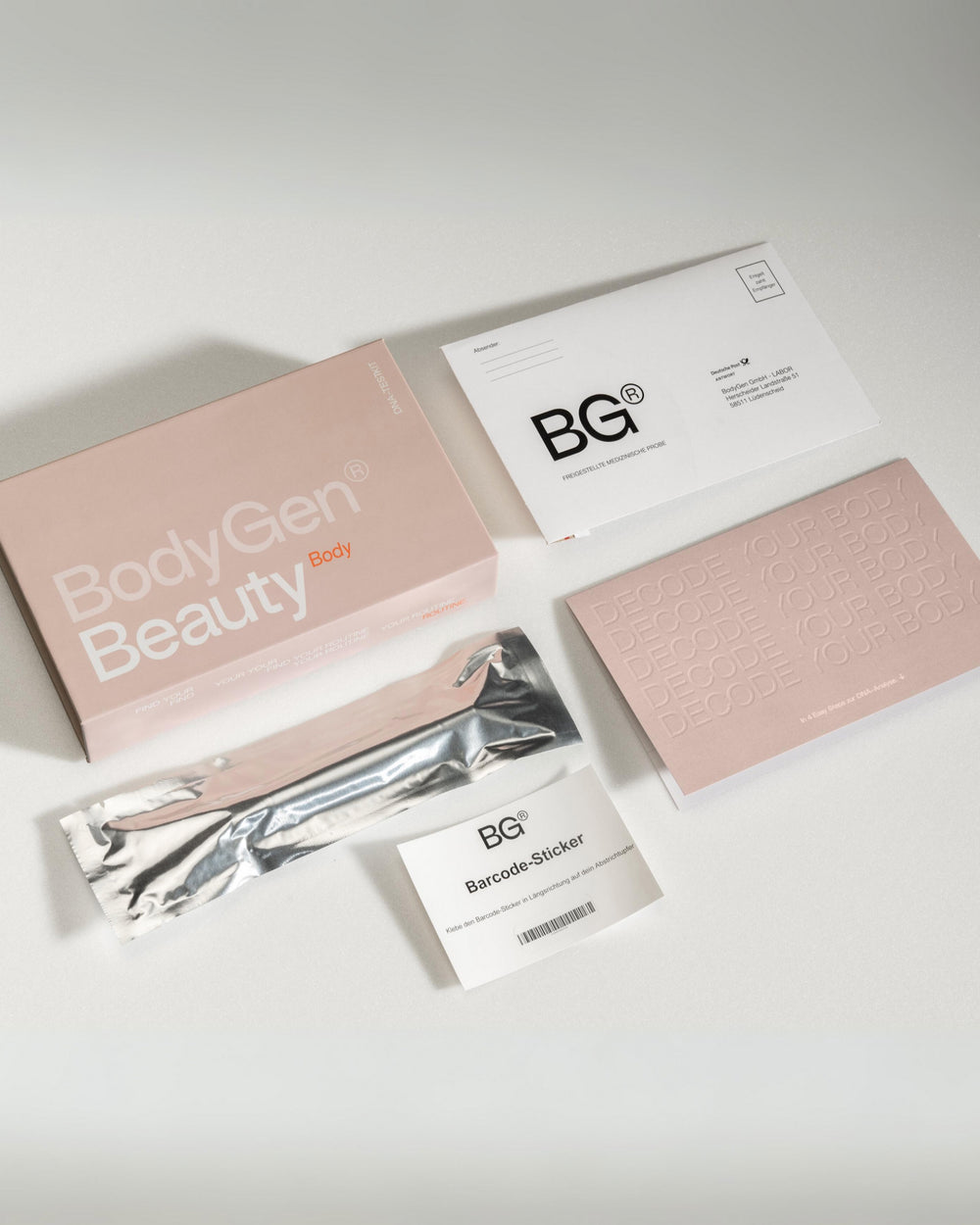 BodyGen Beauty Body DNA Test Kit mit ausgebreitetem Inhalt 